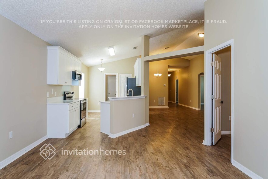 Building Photo - 229 2 Oaks Dr