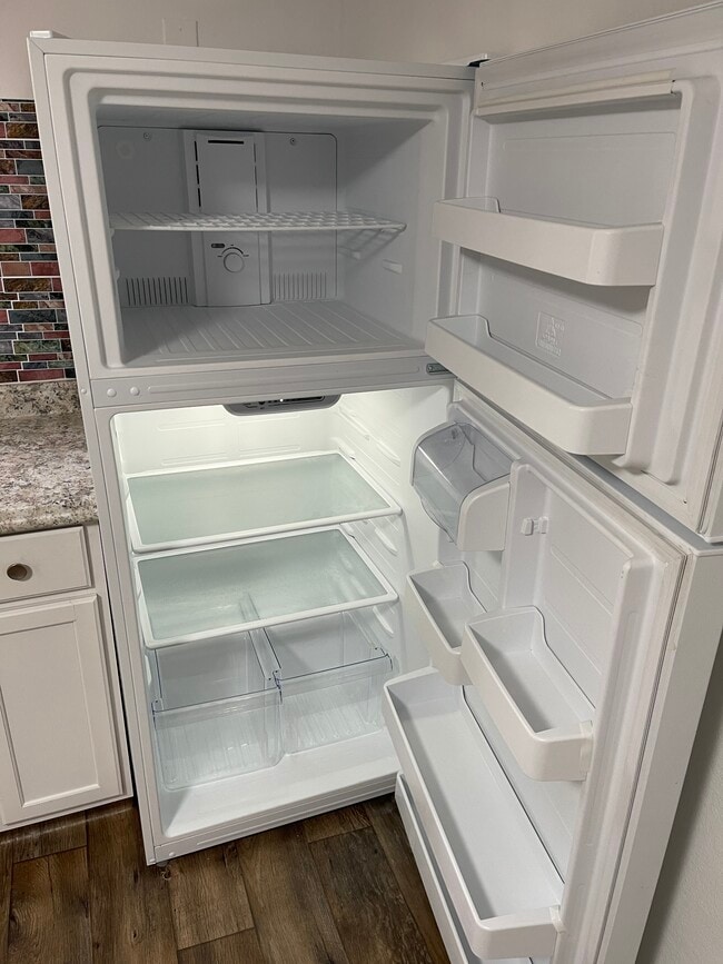 Building Photo - 311 W Malone Ave