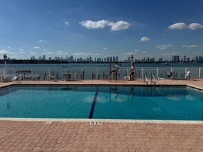 Building Photo - 1228 West Ave