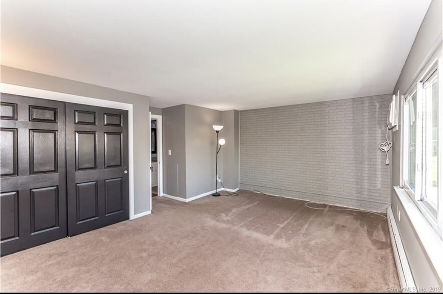 Building Photo - 132 Churchill Dr