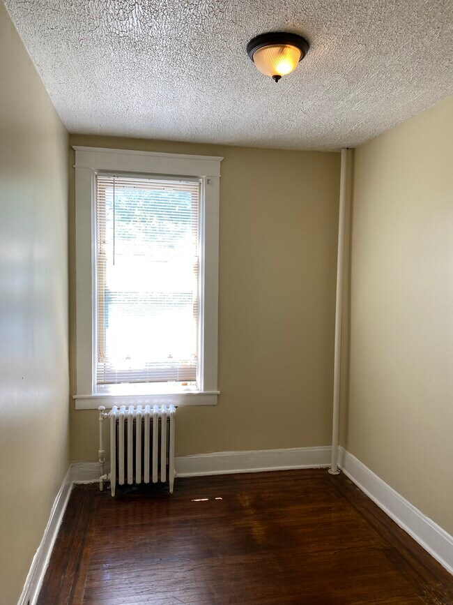 Building Photo - 4009 W Cold Spring Ln