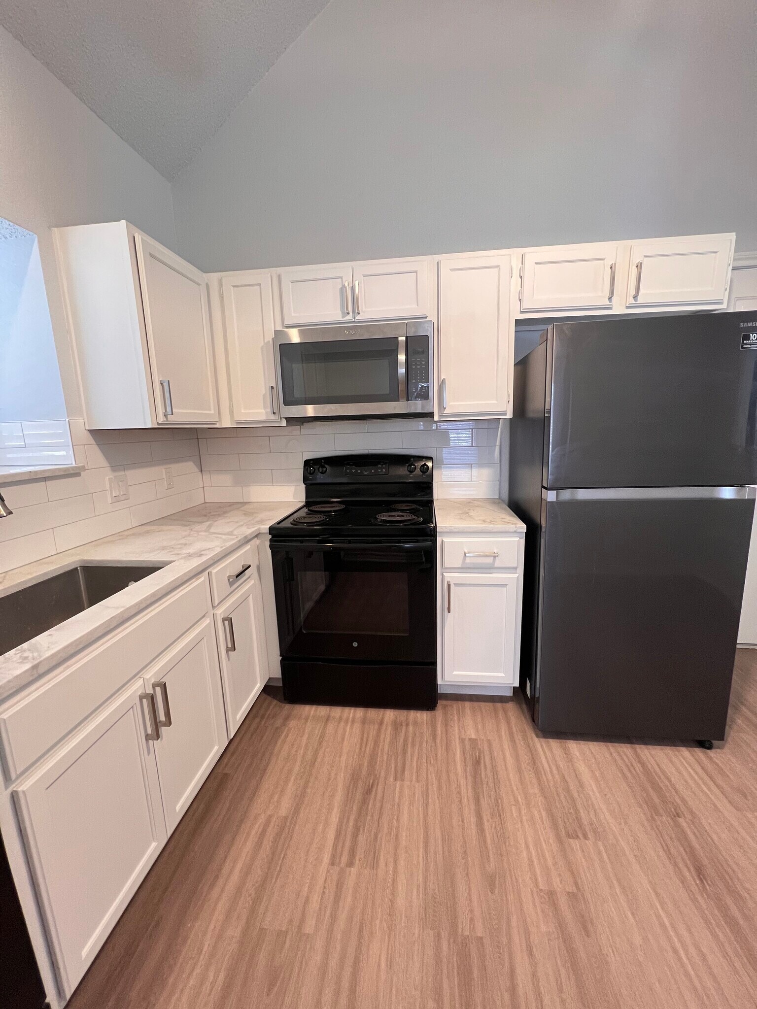 Building Photo - 808 Xavier Dr