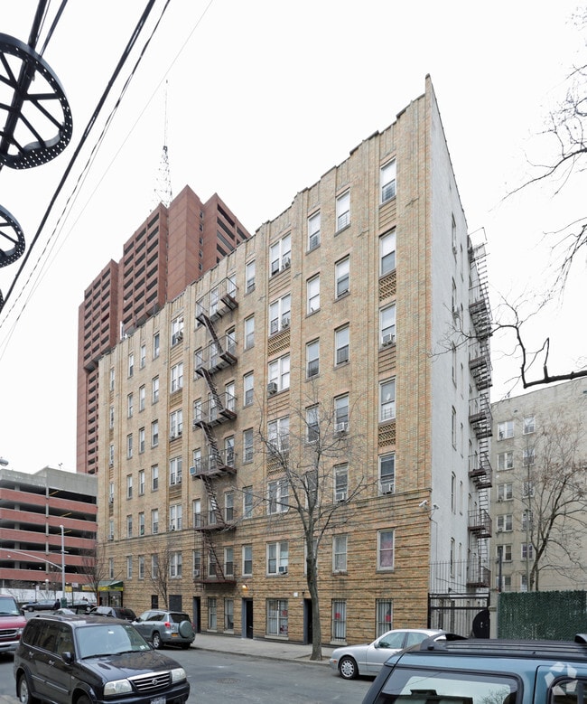 Building Photo - 215 E Gun Hill Rd