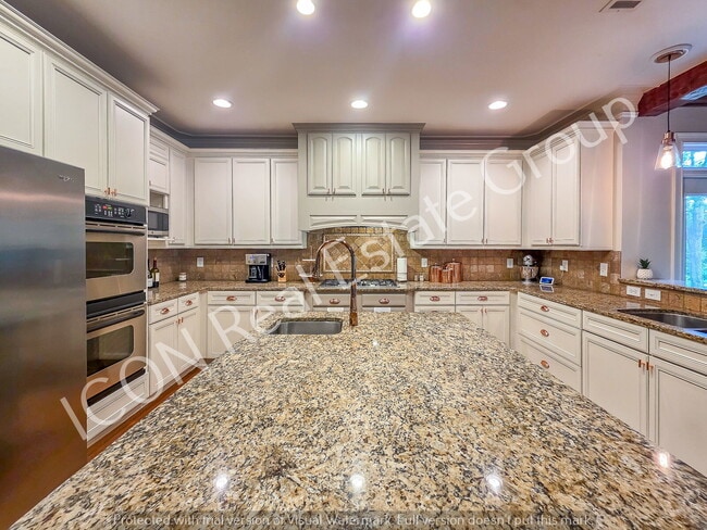 Building Photo - 5/5 Executive Home in Canton-Ranch on full finished basement!