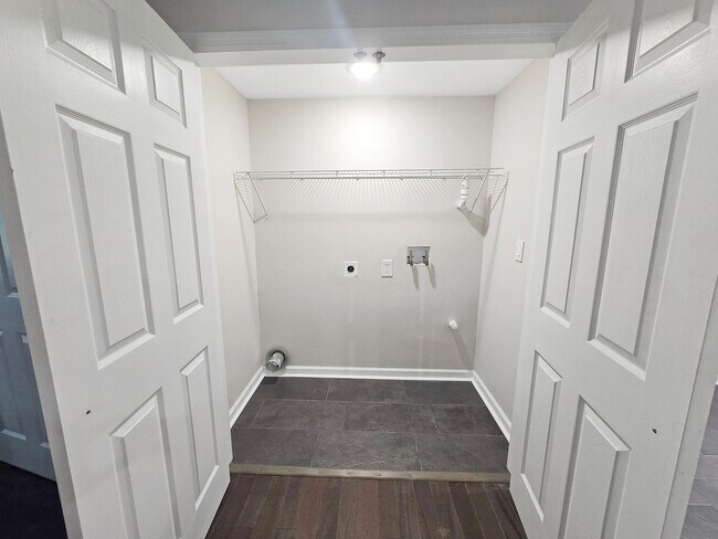 Building Photo - 4 Bedroom/2 Bath Harvest/Monrovia Area