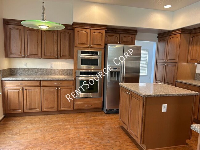 Building Photo - 3210 Lantana Ct