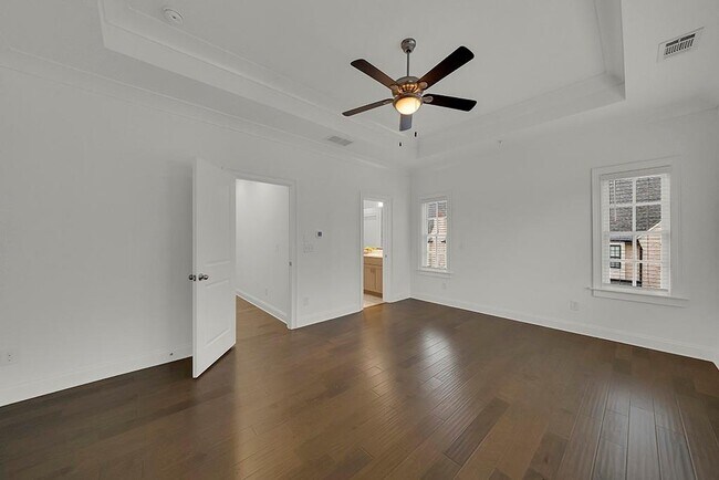 Building Photo - 6807 Encore Blvd