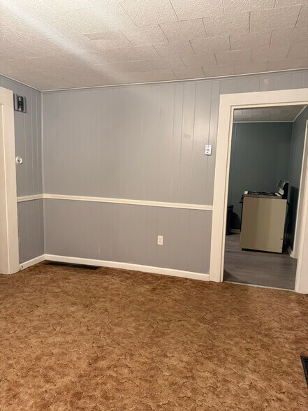 Building Photo - 11 Berry Rd