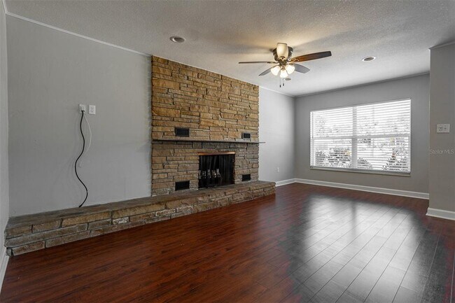 Building Photo - 3420 W San Juan St