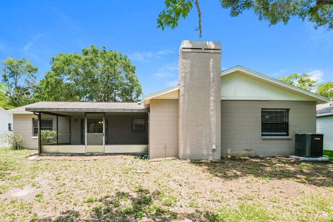 Building Photo - 11211 Fiddlewood Dr