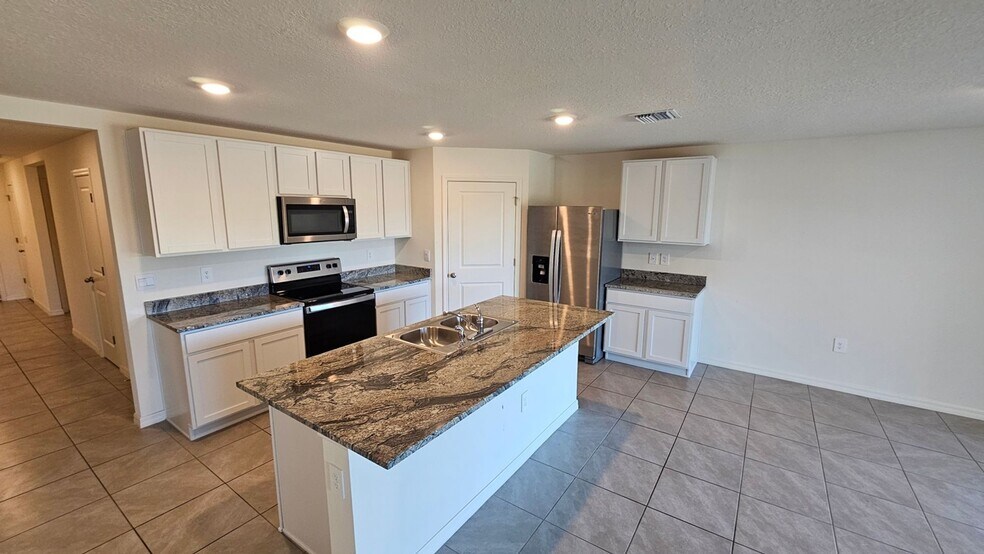 Building Photo - 487 W Back Nine Cir