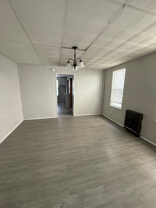 Building Photo - 1365 Capouse Ave