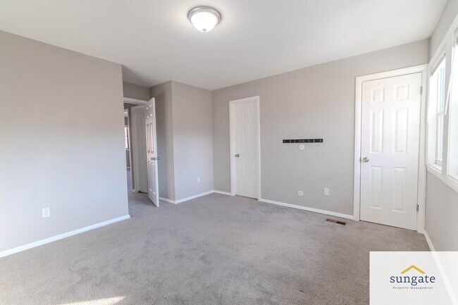 Building Photo - 4254 Cayuga Rd