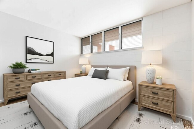 Building Photo - Views of Waikiki - 2 Bed/1 Bath Located in the Plumeria Hale (Kapiolani) Available NOW!