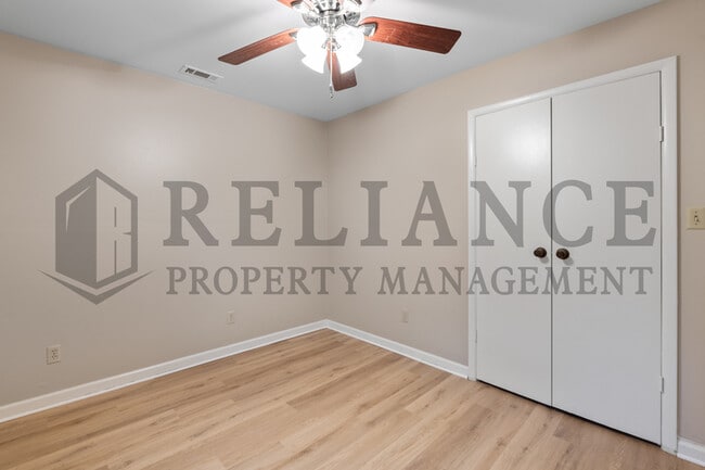 Building Photo - 209 N Topeka St