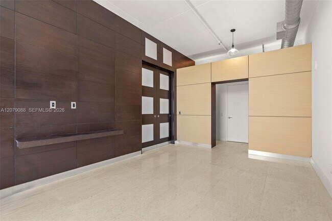 Building Photo - 3029 NE 188th St