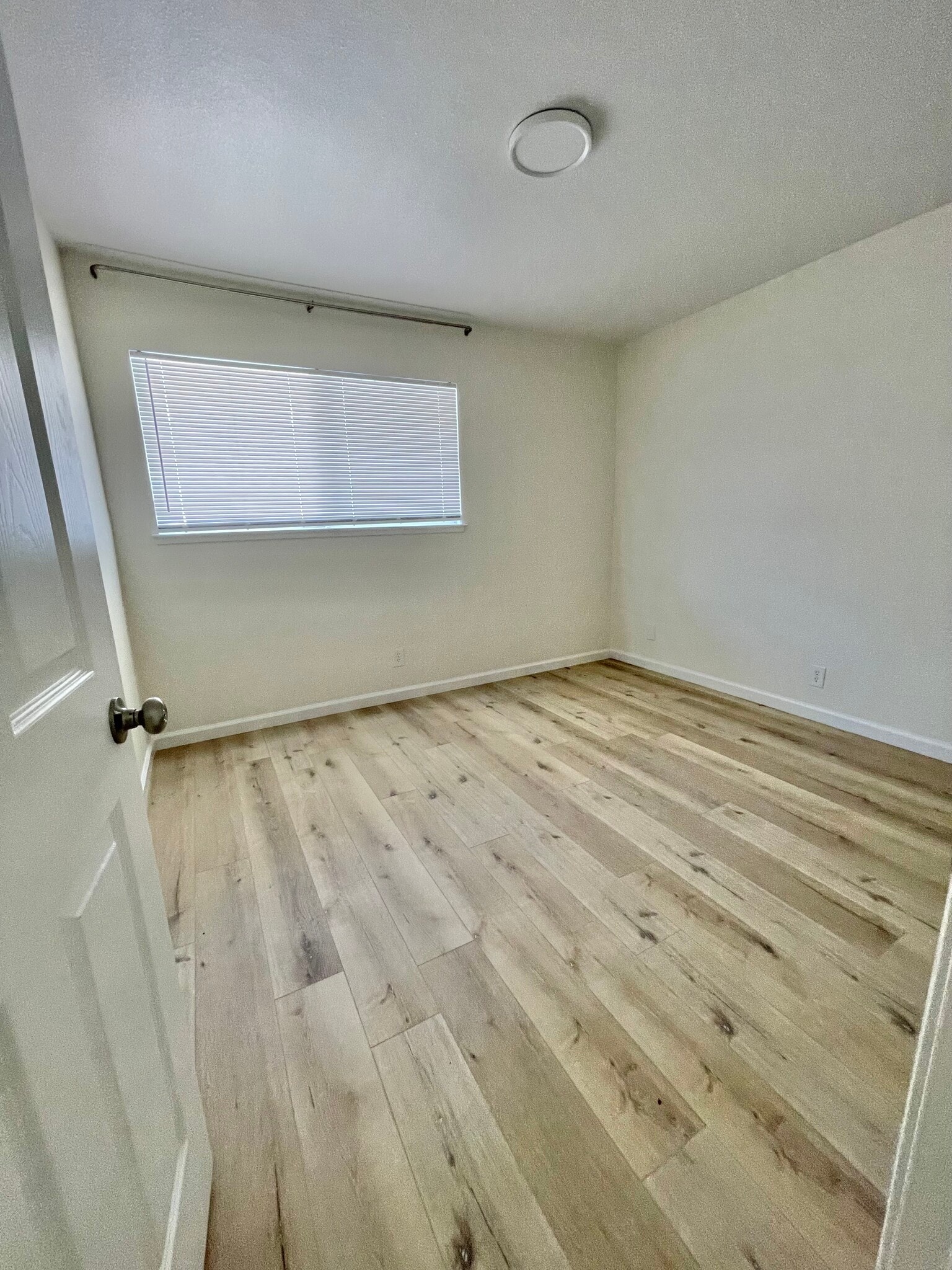 Building Photo - 1812 Rose Ave