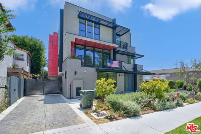 Building Photo - 1204 N Orange Grove Ave