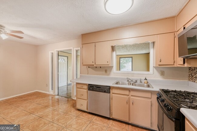 Building Photo - 3160 Kipling Dr