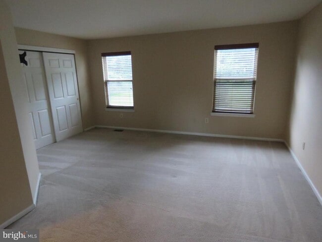 Building Photo - 636 Yale Ct
