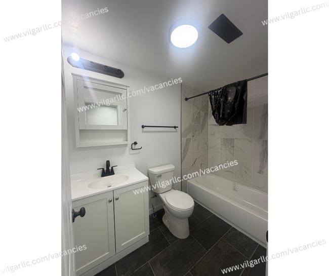 Building Photo - Hot Offer: $1200 Rent for Your First 6 Months!