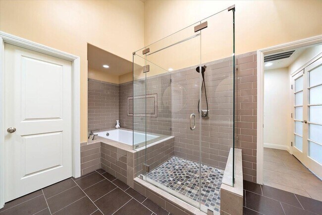 Building Photo - 38615 Palm Valley Dr
