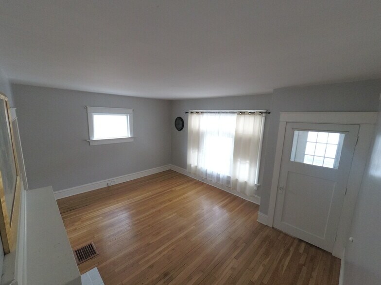 Living Room View 2 - 1032 W 30th St