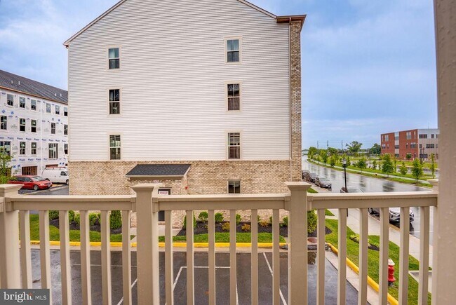 Building Photo - 24276 Thurso Sq