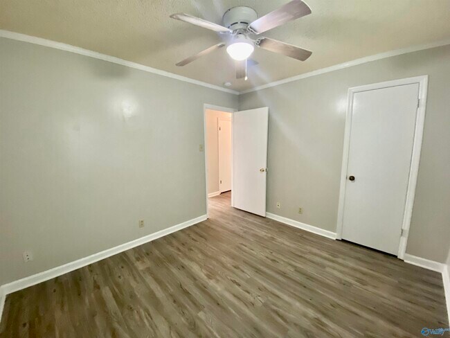 Building Photo - 14003 SW Wyandotte Dr