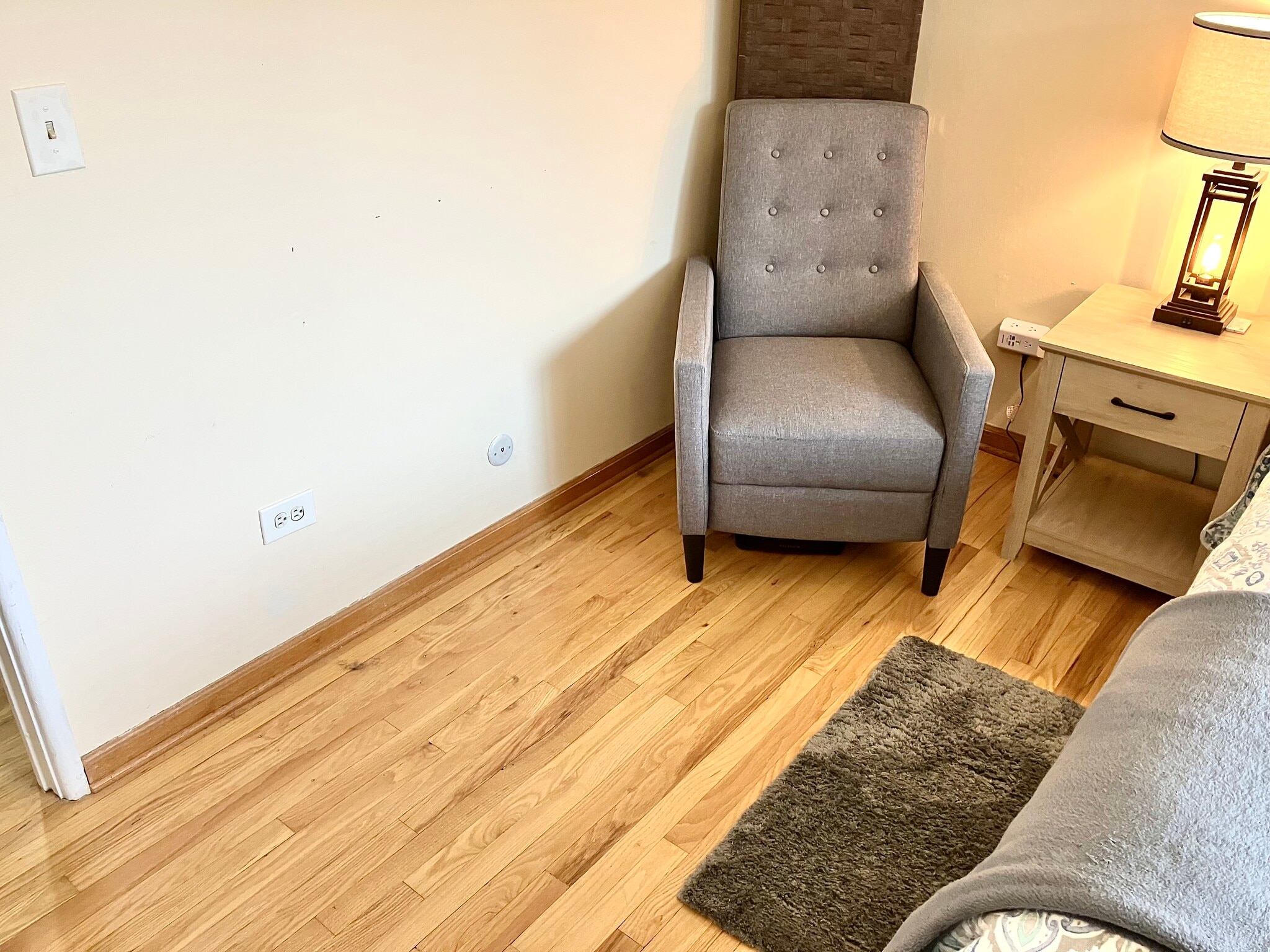 Building Photo - 515 W Wrightwood Ave