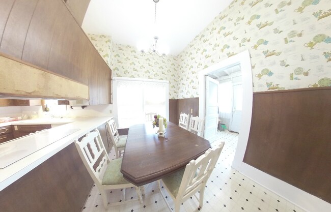 Building Photo - THREE BEDROOM, 2 BATHROOM HOME FOR LEASE I...