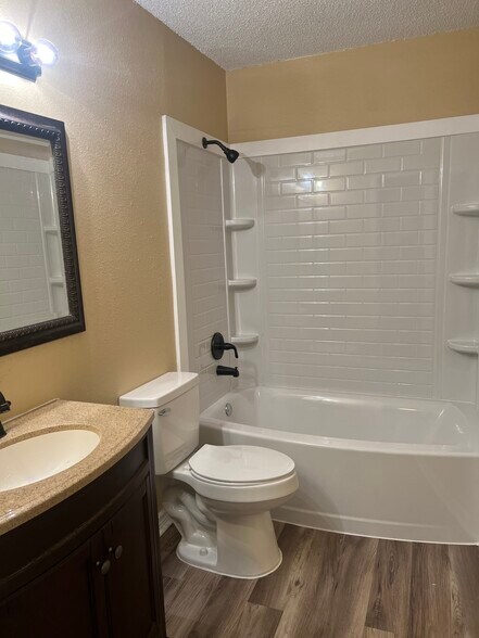 Building Photo - 2305 Downey St