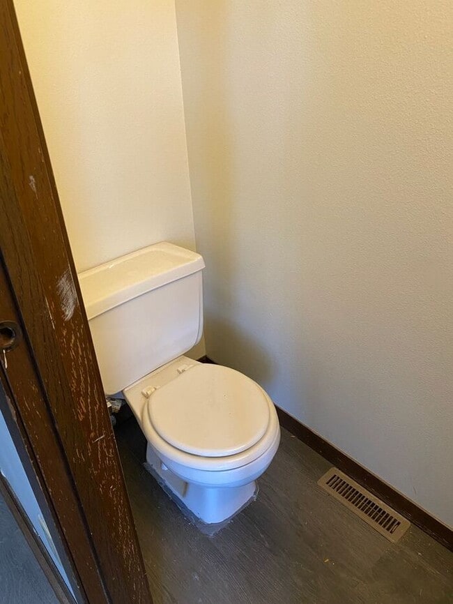 Building Photo - $1,300 | 2 Bedroom, 2.5 Bathroom Townhome | Pet Friendly | Available for July 1st, 2026 Move In!