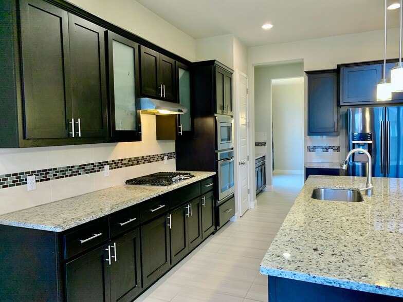 Building Photo - 15420 Iveans Way