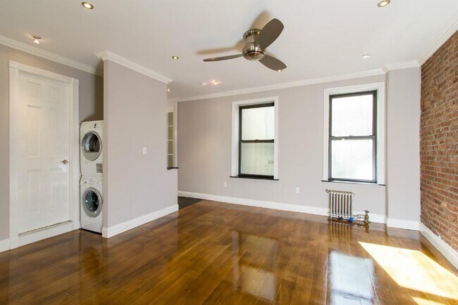 Building Photo - 334 E 100th St