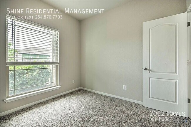 Building Photo - 2002 Hayes-