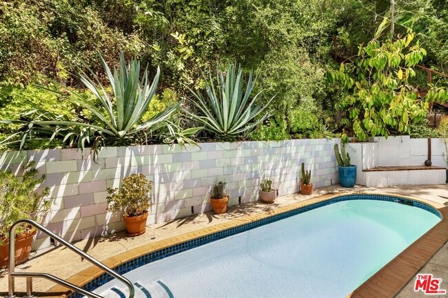 Building Photo - 3744 Buena Park Dr