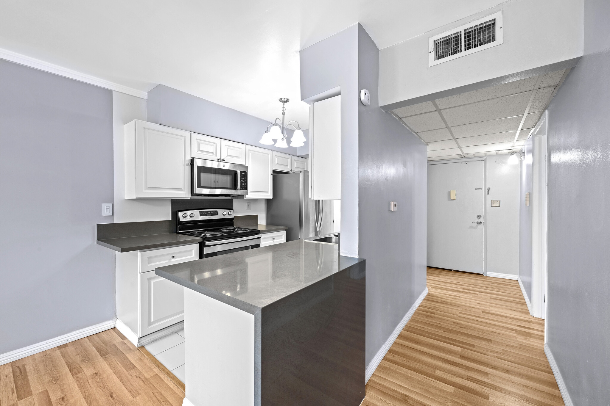 Kitchen with new countertop - 12801 Moorpark St