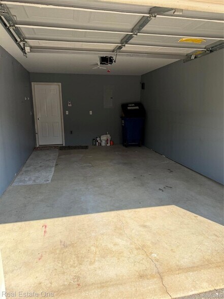 Building Photo - 523 Brookfield Dr