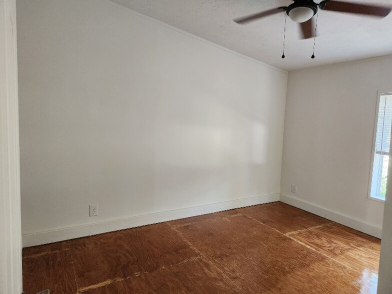 Building Photo - 5800 Sparta Rd