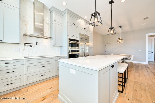 Building Photo - 2410 Beach Blvd