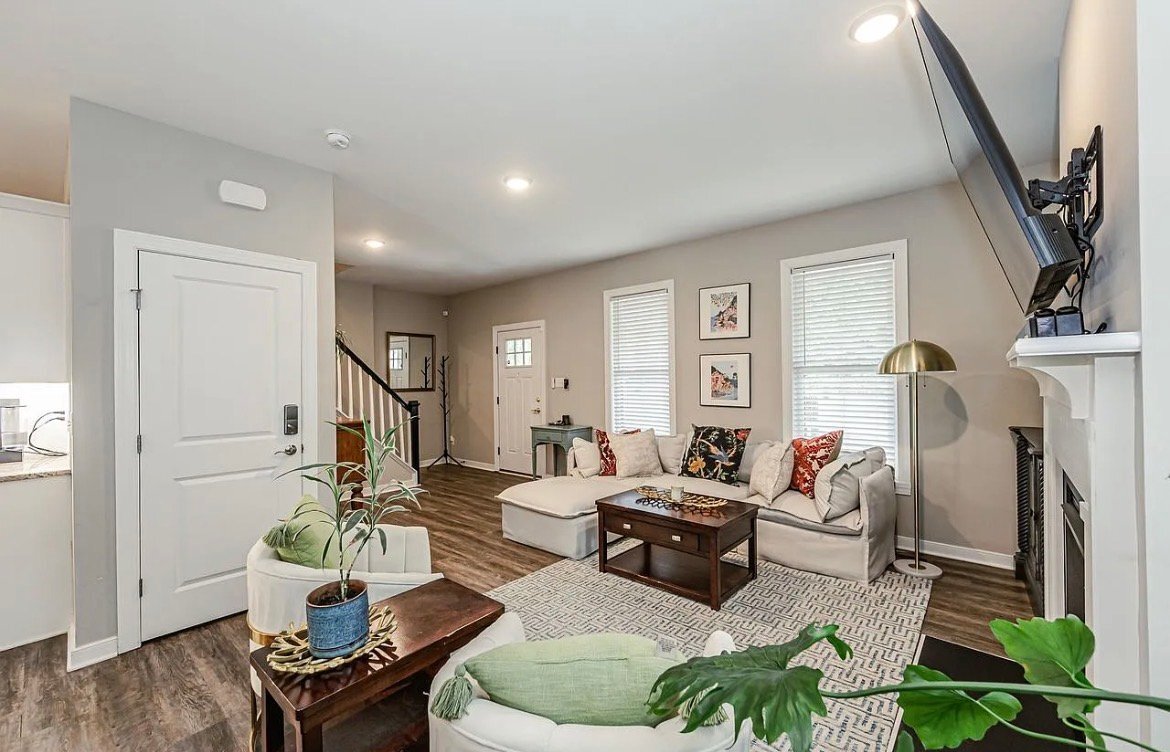 Building Photo - 421 Pagebrook Dr