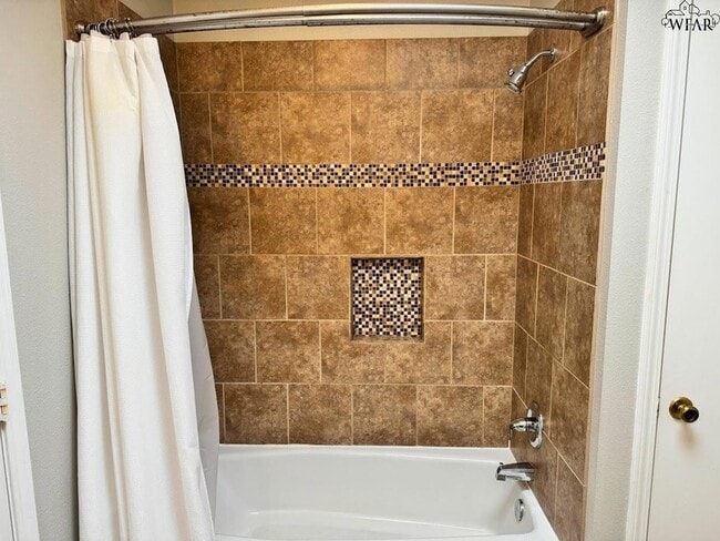 Building Photo - 1716 Victory Ave