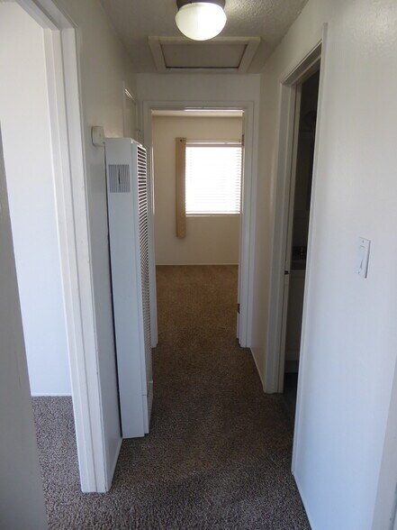 Building Photo - 218 Melrose Dr