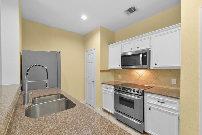 Building Photo - Gorgeous home in the heart of Houston!