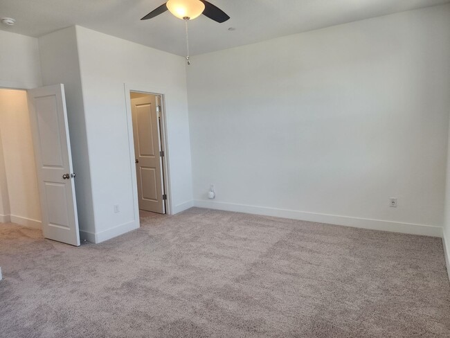 Building Photo - New  Townhome  in South Carson City