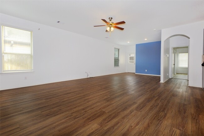 Building Photo - 2106 Benjamin Park