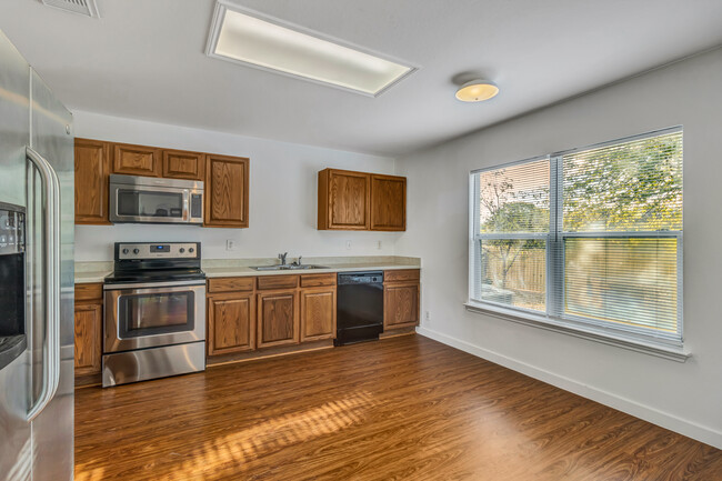 Kitchen - 9859 Chelsea Cir