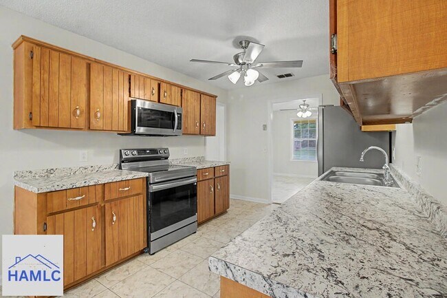 Building Photo - 340 McCumber Dr
