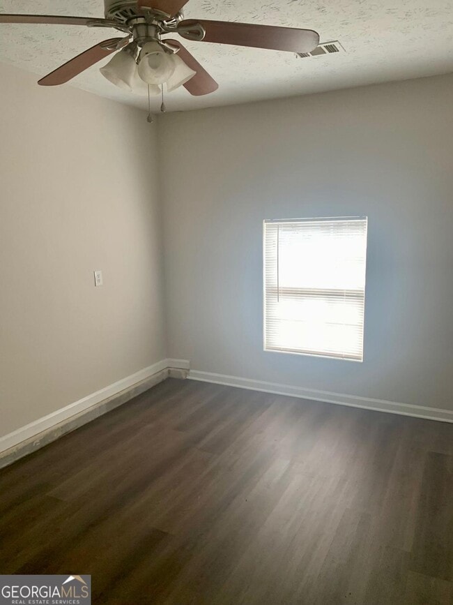 Building Photo - 5663 St Thomas Dr